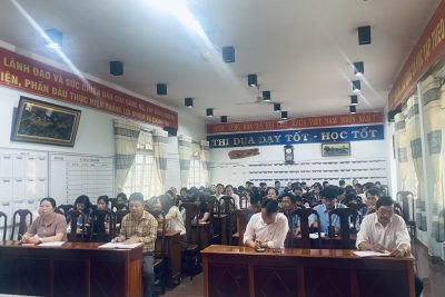 BỒI DƯỠNG, TẬP HUẤN CHÍNH TRỊ HÈ TẠI TRƯỜNG THPT VIỆT ĐỨC