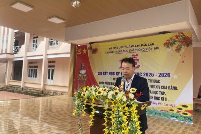 Trường THPT Việt Đức rộn ràng Lễ Sơ kết học kỳ I và Phát động thi đua chào mừng Đại hội Đảng